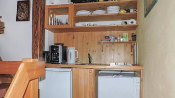 Casa | Cocina privada | Refrigerador y utensilios de cocina