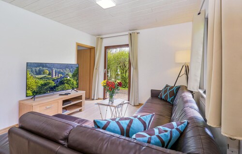 Awesome Home in Kirchheim With 4 Bedrooms, Sauna and Wifi