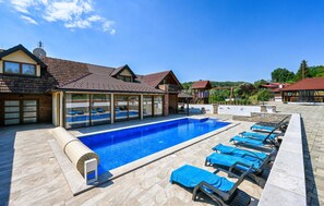 Outdoor pool, a heated pool - Amazing Home in Donja Batina With Wifi, Outdoor Swimming Pool and Heated Swimming Pool (Zlatar)