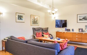 Apartemen | Ruang keluarga | Smart TV