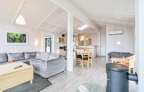 House | Living room | TV - Beautiful Home in St. Andreasberg With 5 Bedrooms, Sauna and Wifi (Braunlage)