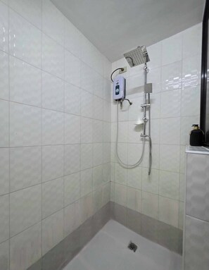 ห้องลักซ์ชัวรี่, เตียงคิงไซส์ 1 เตียง | ห้องน้ำ