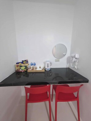 ห้องลักซ์ชัวรี่, เตียงคิงไซส์ 1 เตียง | พื้นที่ทำงานแบบใช้แล็ปท็อป, Wi-Fi ฟรี, ผ้าปูที่นอน