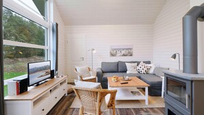 House | Living room - Nice Home in Krems Ii/warderbrück With 3 Bedrooms and Sauna (Krems II)