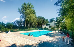 Piscine extérieure, piscine chauffée
