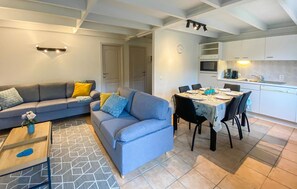 Ferienhaus | Wohnzimmer | Smart-TV