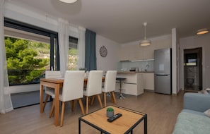 Apartment | Living room - Amazing Apartment in Baska Voda With Wifi, Outdoor Swimming Pool and Heated Swimming Pool (Baska Voda)