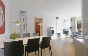 Apartment | Wohnzimmer | Fernseher