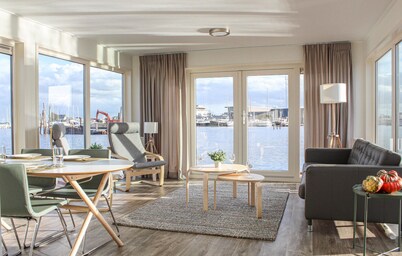 Nice Ship/boat in Aalsmeer With 2 Bedrooms and Wifi