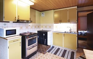 Casa | Cozinha privada | Geladeira, talheres/pratos/utensílios de cozinha