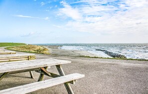 Exterior - Awesome Home in Heinkenszand With 3 Bedrooms, Wifi and Outdoor Swimming Pool (Heinkenszand)