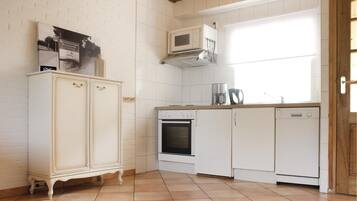 Apartment (Vakantiewoning 11) | Eigene Küche | Kühlschrank, Kochgeschirr/Geschirr/Besteck