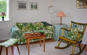 Apartment | Living room | TV