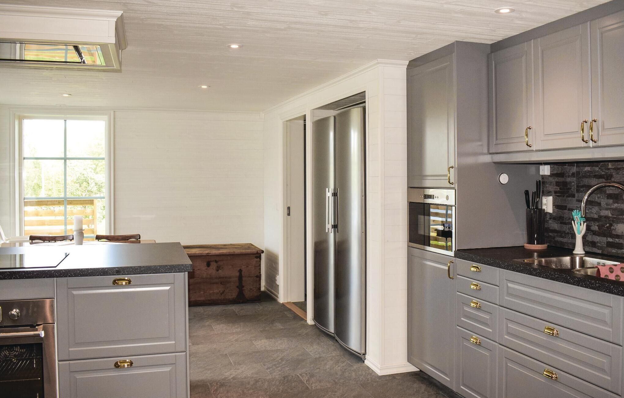 House | Private kitchen | Fridge, cookware/dishes/utensils