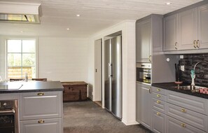 Hus | Eget kjøkken | Kjøleskap og kjøkkenutstyr