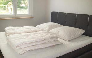 2 bedrooms, bed sheets