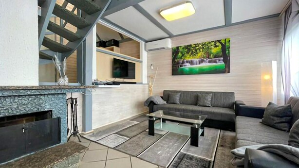 House | Living room | TV - Nice Home in Kirchheim With 3 Bedrooms, Wifi and Sauna (Kirchheim)