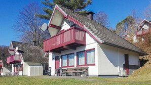 House | Exterior - Nice Home in Kirchheim With 3 Bedrooms, Wifi and Sauna (Kirchheim)