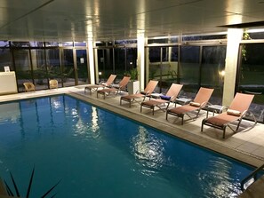 Piscine intérieure, piscine chauffée