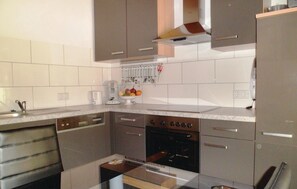 Apartment | Eigene Küche | Kühlschrank, Kochgeschirr/Geschirr/Besteck