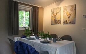 House (Chalet 11) | Living room