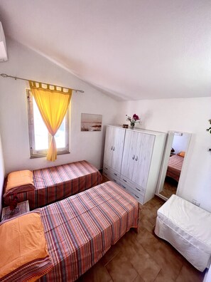 2 bedrooms, desk, iron/ironing board, free WiFi