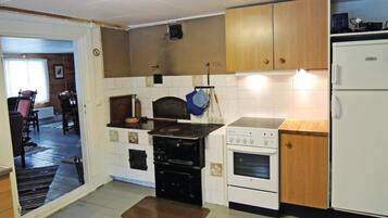 Nhà | Bếp riêng | Tủ lạnh, dụng cụ nấu nướng/bát dĩa/dao nĩa