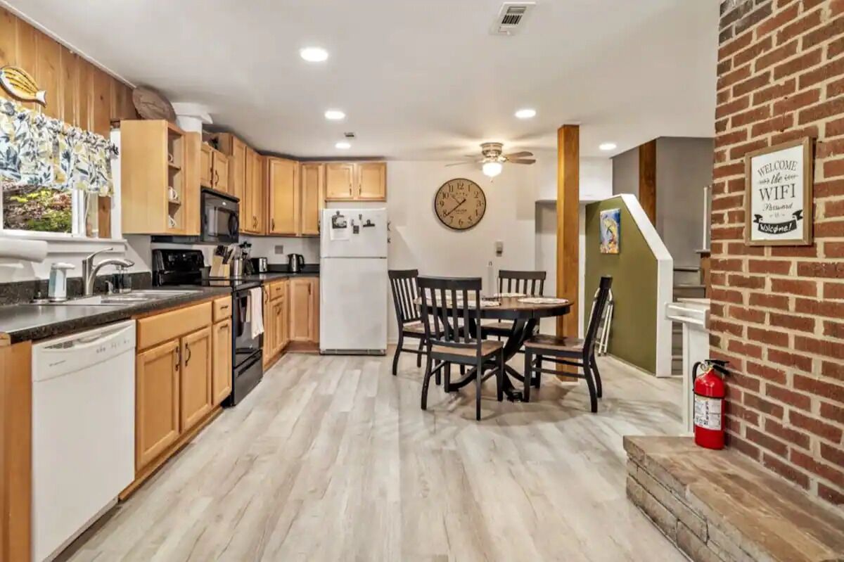 Charming 2BR/1BA Lakefront Cottage w/ Private Beach and Dock