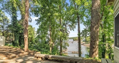 Charming 2BR 1BA Lakefront Cabin with Private Dock