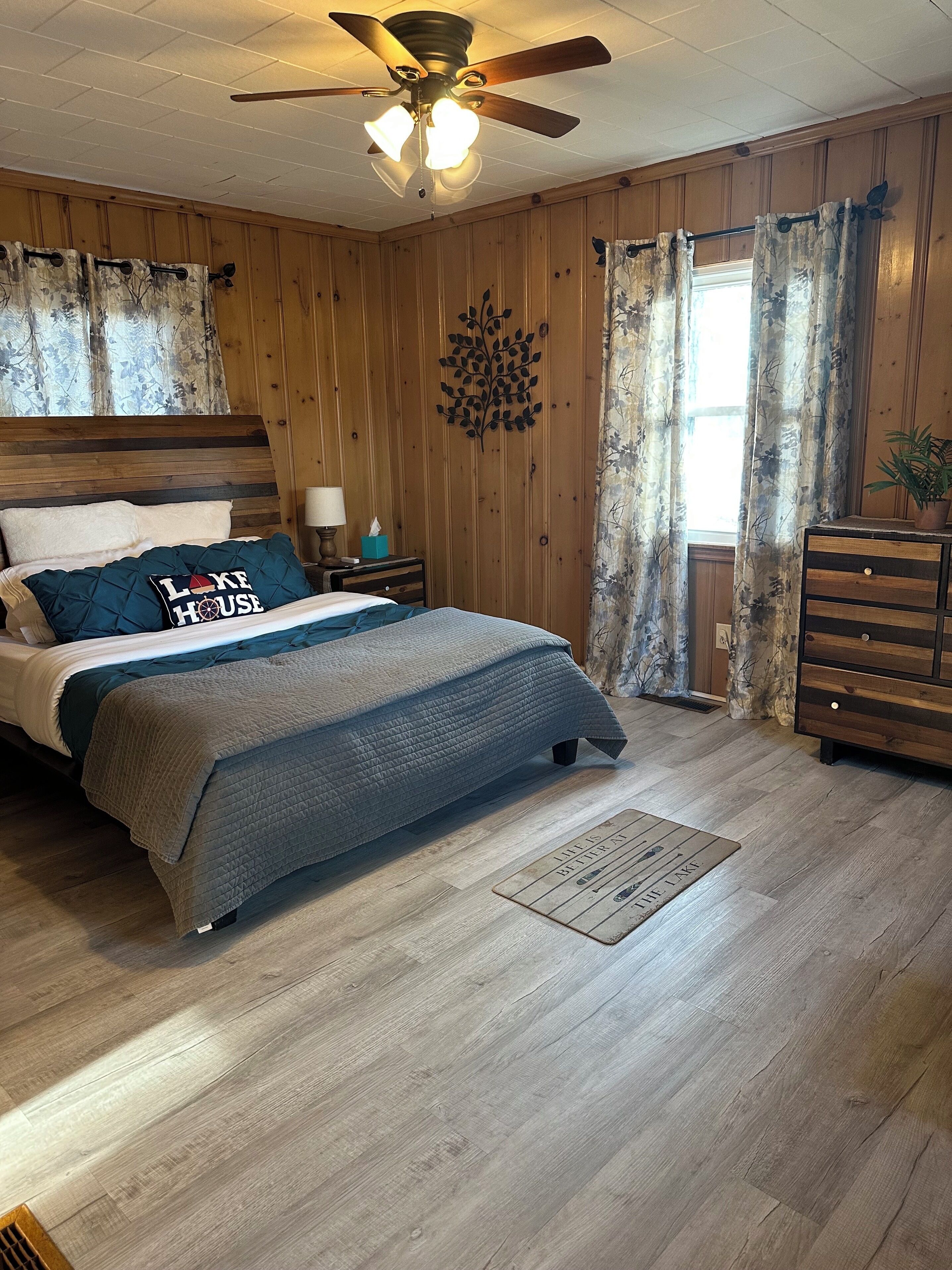 2 bedrooms, desk, iron/ironing board, free WiFi