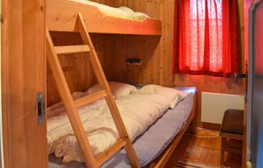 2 bedrooms