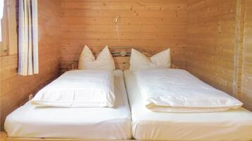 House | 2 bilik tidur, cadar katil