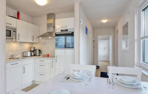 House | Private kitchen | Fridge, cookware/dishes/utensils