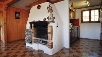 Apartment (Chalet Hochmatt) | Living room | TV