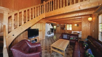 Apartment (Chalet Hochmatt) | Living room | TV