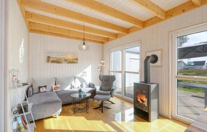 House (Skippers Home) | Living room | Smart TV