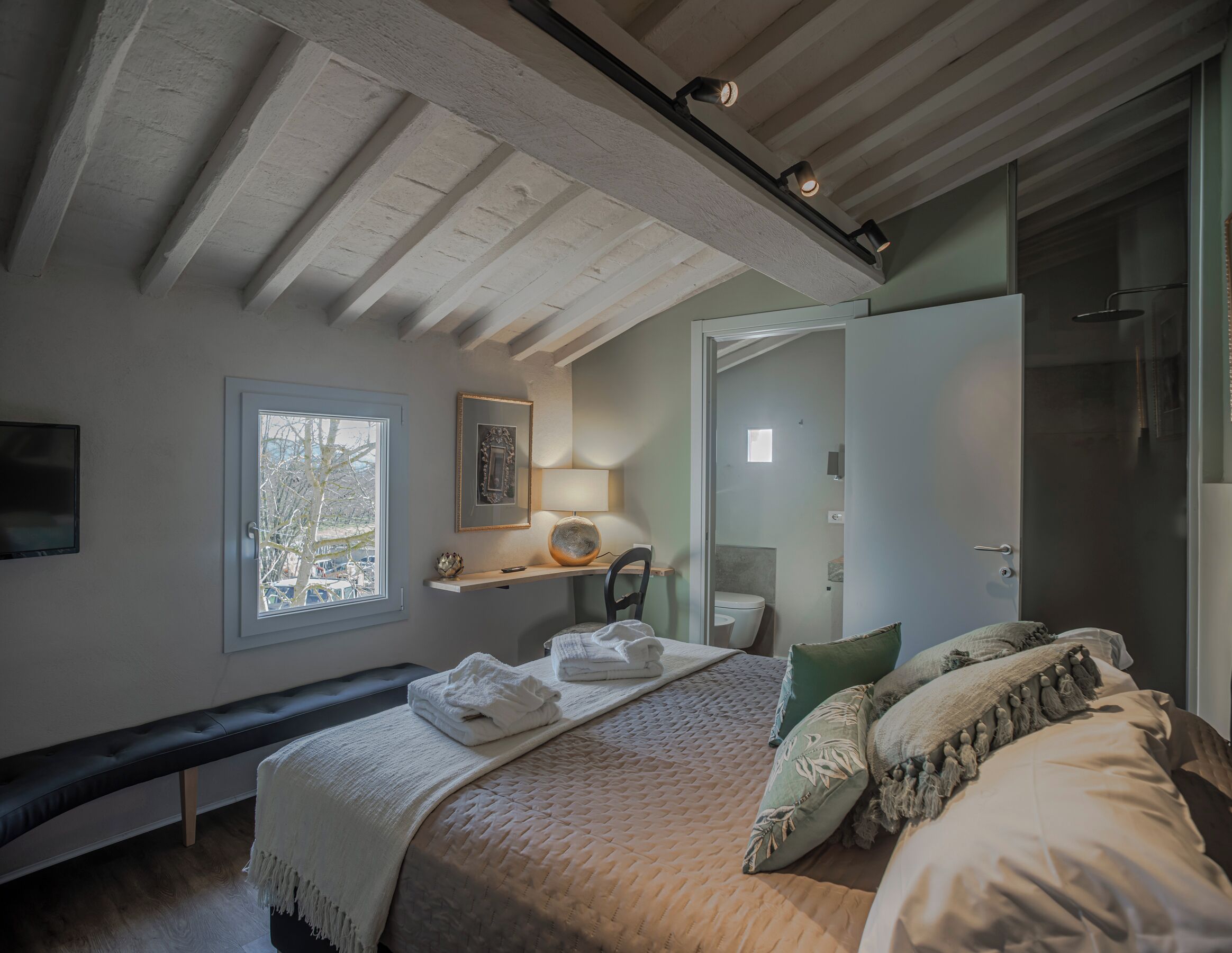 6 Schlafzimmer, Allergikerbettwaren, Daunenbettdecken, Zimmersafe