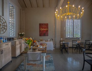 Desayuno estilo bufé