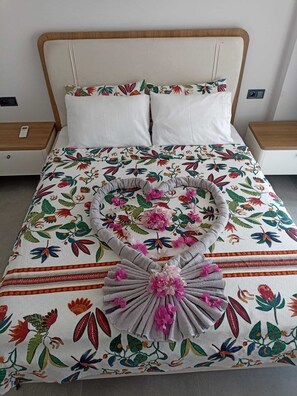 3 bedrooms, iron/ironing board, free WiFi, bed sheets - Luxurious  Private Villa with pool & sea view. (Mugla /Marmaris)