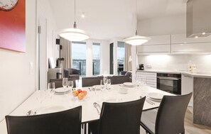 Apartment | Private kitchen - Awesome Apartment in Lübeck Travemünde With 3 Bedrooms, Sauna and Wifi (Lübeck)