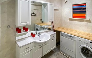 House | Bathroom