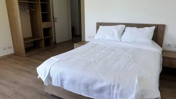 Chalet, 2 Tempat Tidur Queen | 2 kamar tidur, setrika/meja setrika, Wi-Fi gratis, dan seprai linen