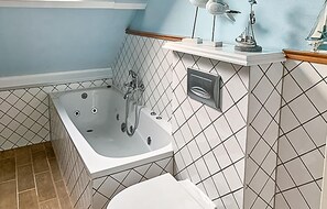 Bathroom - Stunning Home in Tzummarum With Wifi, Outdoor Swimming Pool and Heated Swimming Pool (Tzummarum)