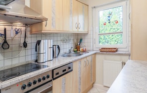 Ferienhaus | Eigene Küche | Kühlschrank, Kochgeschirr/Geschirr/Besteck