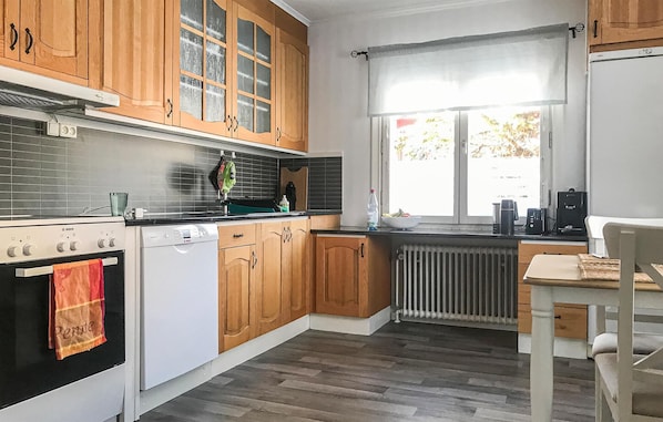 House | Private kitchen | Fridge, electric kettle, toaster, highchair