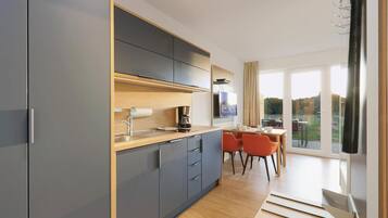 Departamento | Cocina privada | Refrigerador y utensilios de cocina