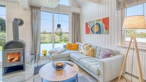 House | Living room | Smart TV