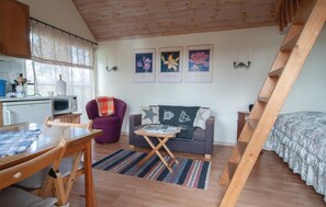 Studio | Cuisine privée | Réfrigérateur, batterie de cuisine, vaisselle et ustensiles