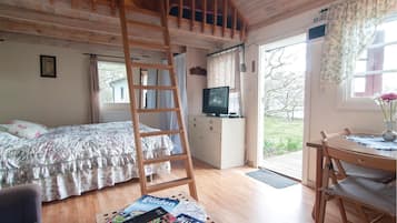 Studio | Private kitchen | Fridge, cookware/dishes/utensils