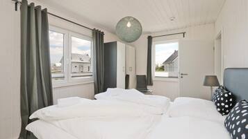 House | 1 bedroom, free WiFi, bed sheets